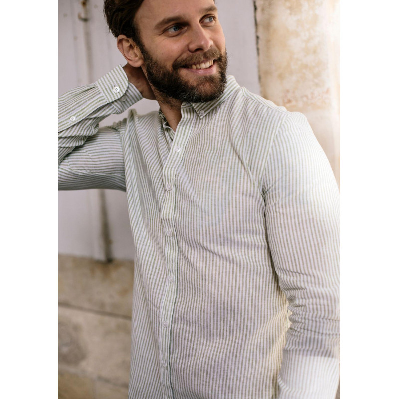 21pe-chemise-homme-centre-lin-olive-rayures-lin-col-boutonné-1 21pe-chemise-homme-centre-lin-olive-rayures-lin-col-boutonné-1