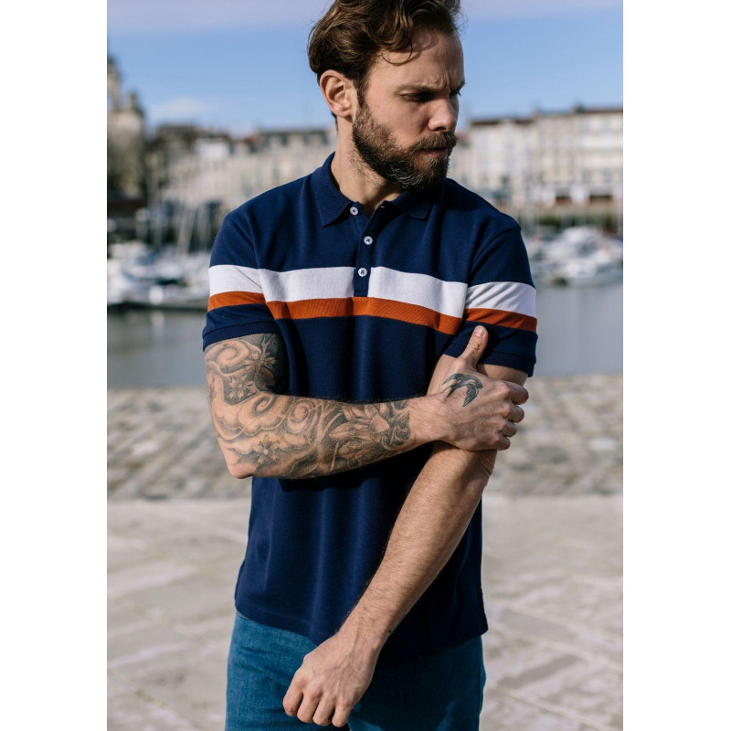 21pe-polo-homme-portrait-marine-coton-bio-recyclé-2 21pe-polo-homme-portrait-marine-coton-bio-recyclé-2
