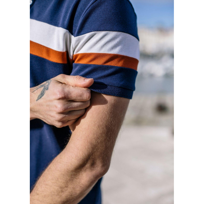 21pe-polo-homme-portrait-marine-coton-bio-recyclé-4 21pe-polo-homme-portrait-marine-coton-bio-recyclé-4