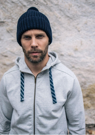 21ah-bonnet-homme-pompom-marine-made-in-france-recyclé-2