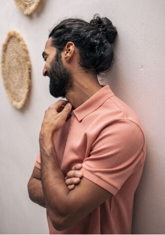 22pe-polo-homme-amical-rose-coton-bio-recyclé-1