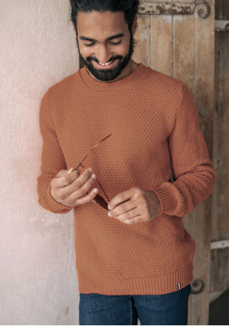 22pe-pull-homme-reflet-orange-coton-bio-made-in-france-2