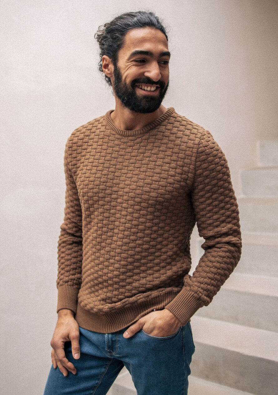 22pe-pull-homme-damier-camel-coton-bio-made-in-france-2