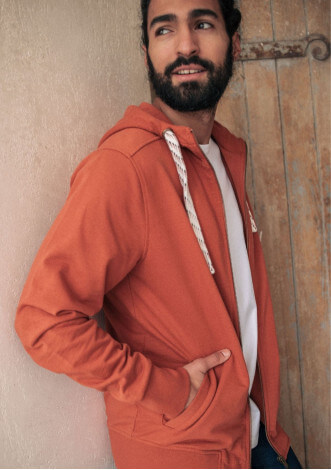 22pe-sweat-homme-détente-orange-recyclé-2