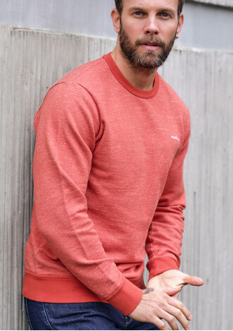 Sweat homme brodé Montlimart orange en 