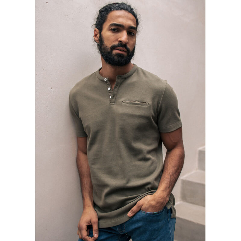 22pe-polo-homme-montpolo-vert-kaki-coton-bio-recyclé-4 22pe-polo-homme-montpolo-vert-kaki-coton-bio-recyclé-4