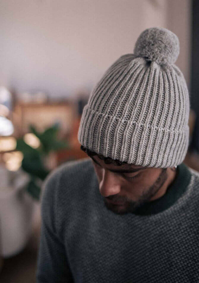 22ah-bonnet-homme-pompom-gris-clair-made-in-france-recyclé-1
