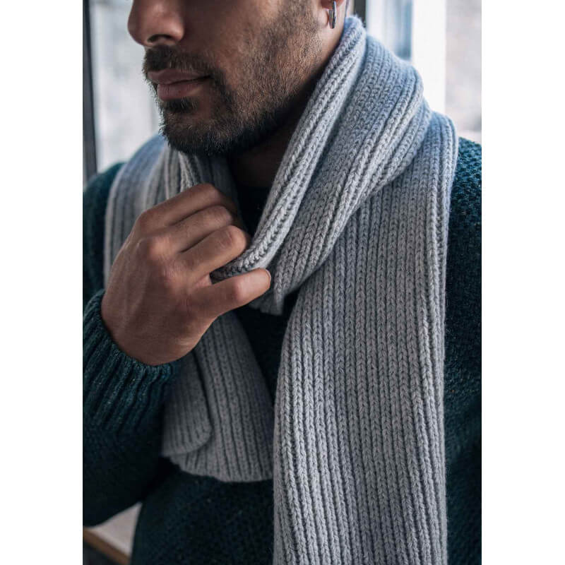 22ah-écharpe-homme-chanterelle-gris-clair-recycle-made-in-france-2 22ah-écharpe-homme-chanterelle-gris-clair-recycle-made-in-france-2