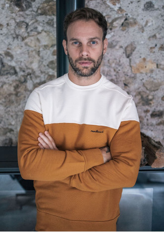 21ah-sweat-homme-climat-moutarde-coton-bio-4