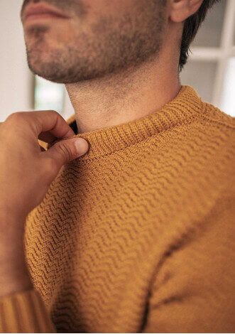 Pull homme tricoté 3D PLANETE moutarde made in France coton bio - Montlimart