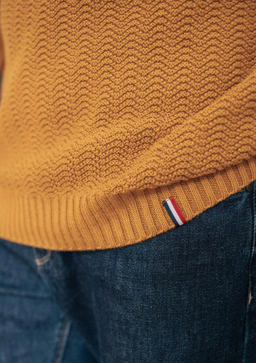 Pull homme tricoté 3D PLANETE moutarde made in France coton bio - Montlimart