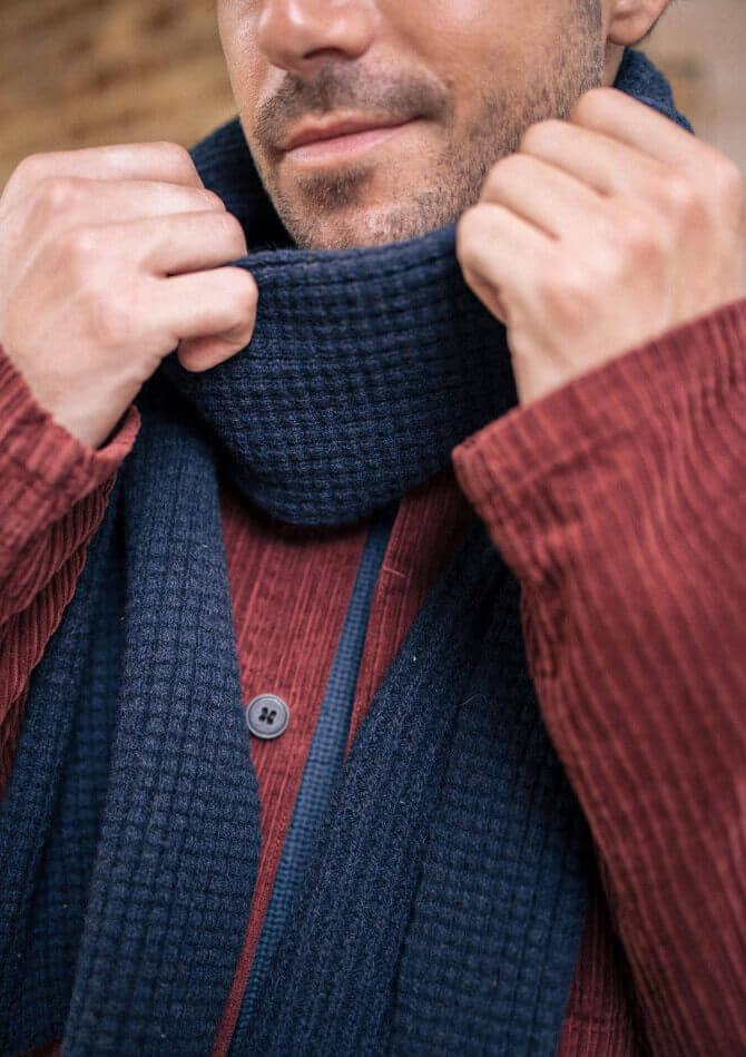 Écharpe maille gaufrée recyclée GAUFRE marine fabriquée en France - MONTLIMART