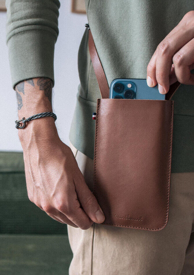 Pochette portable 100% cuir LEO camel made in France - MONTLIMART