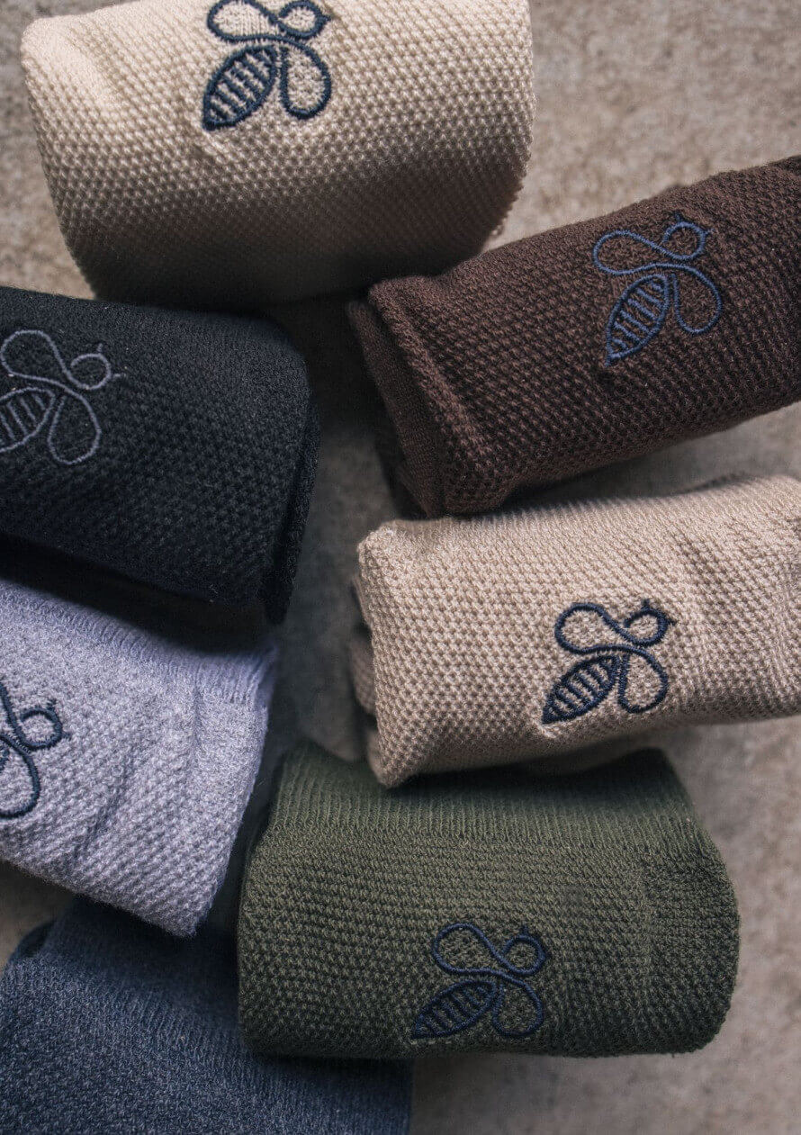 Coffret semainier chaussettes brodées homme MONTLISOCKS multicolore made in France en coton bio
