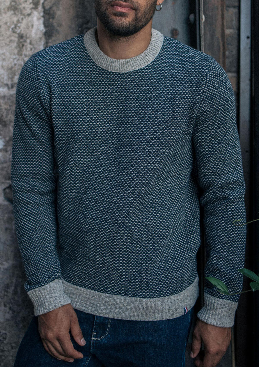 22ah-pull-homme-alentour-anthra-gris-marine-recycle-made-in-france-2