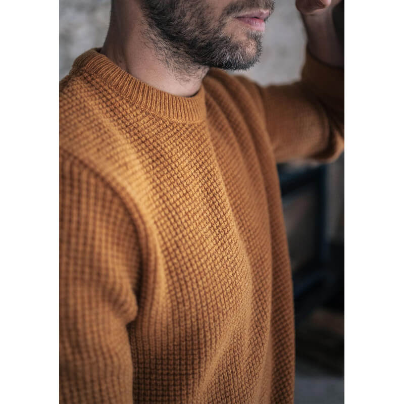 Pull maille homme ORIGINE moutarde made in France en matiere recyclee Montlimart