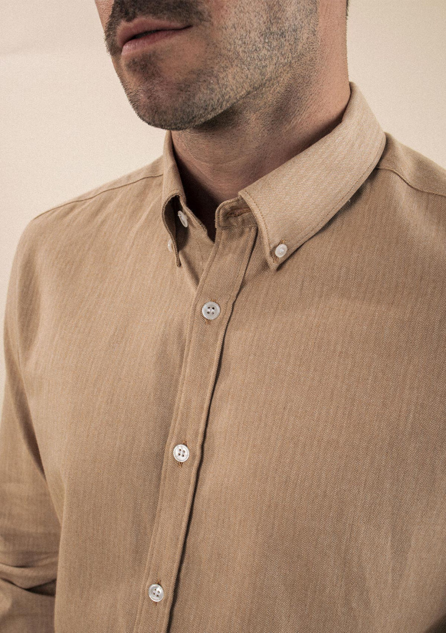 23ah-chemise-homme-centre-ville-chevrons-ocre-coton-2