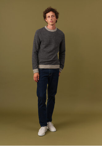 22ah-pull-homme-alentour-anthra-gris-marine-recycle-made-in-france-5