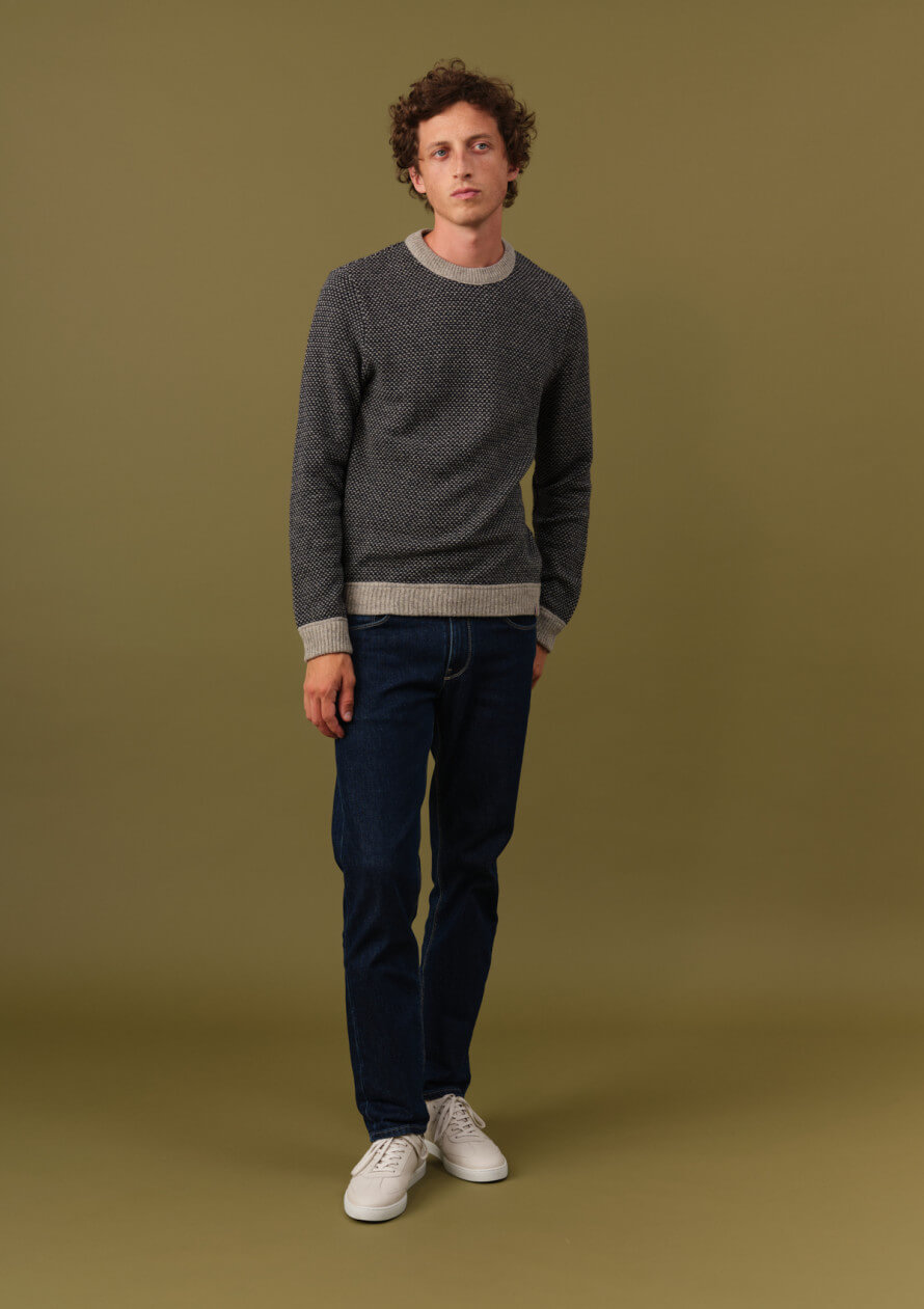 22ah-pull-homme-alentour-anthra-gris-marine-recycle-made-in-france-5