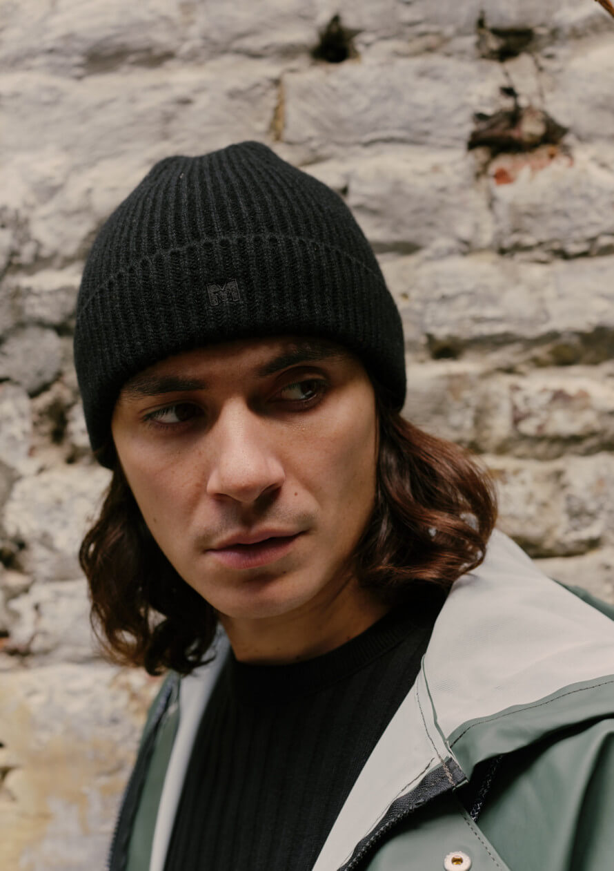 25ah-bonnet-homme-globe-noir-made-in-france-2