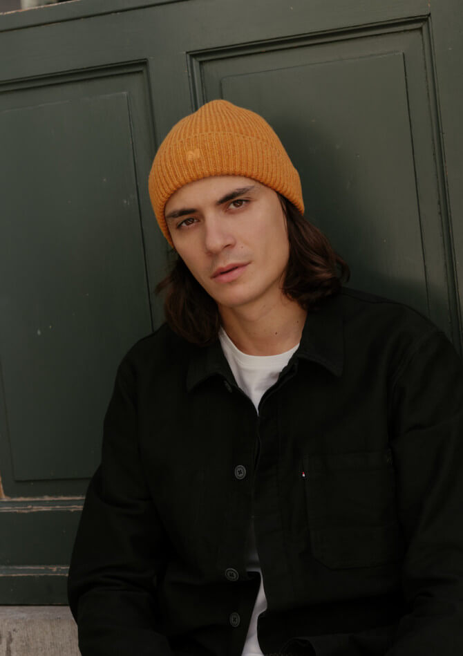 25ah-bonnet-homme-globe-ocre-made-in-france-1