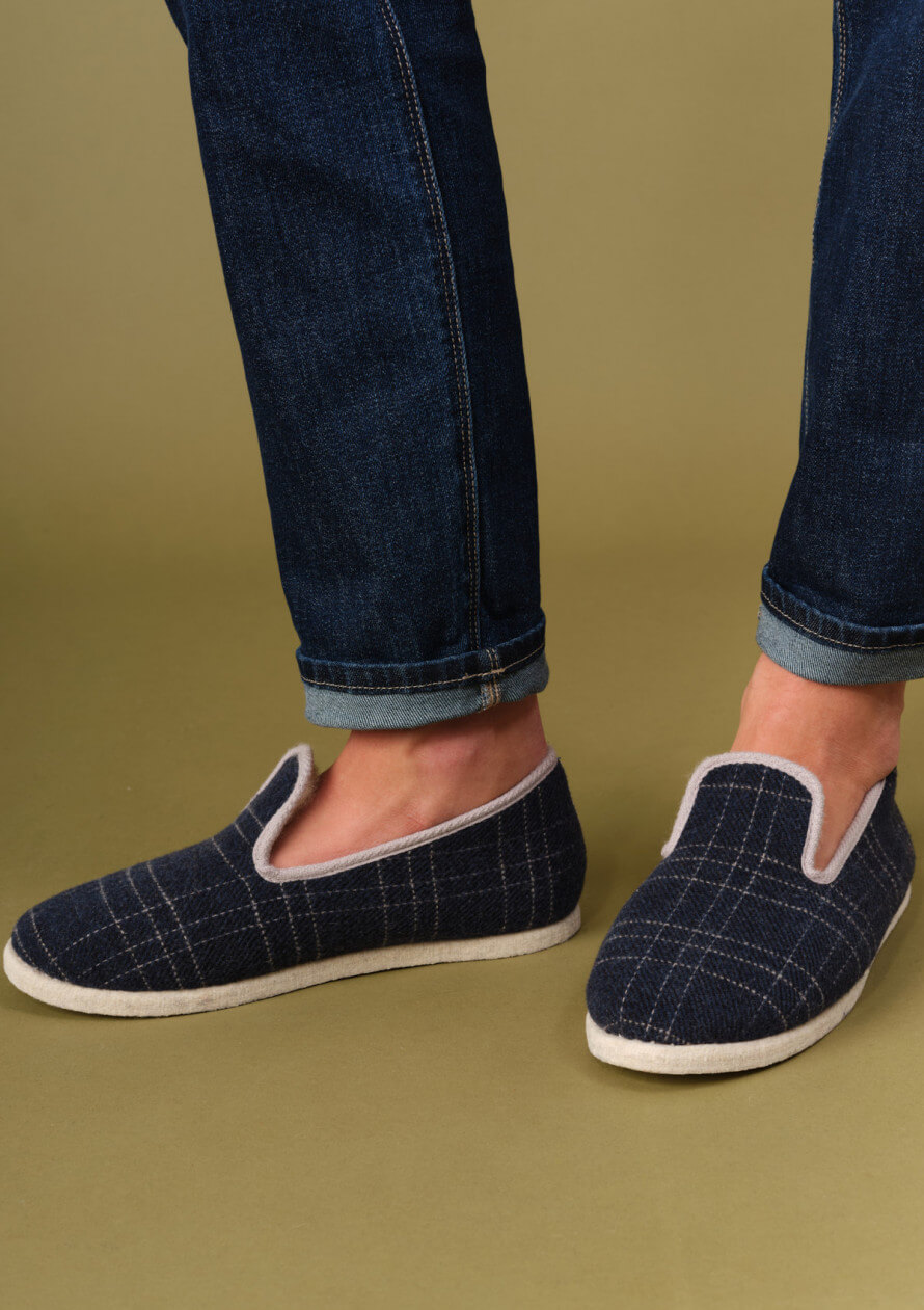 25ah-chaussons-homme-martin-carreaux-bleu-marine-made-in-france-1