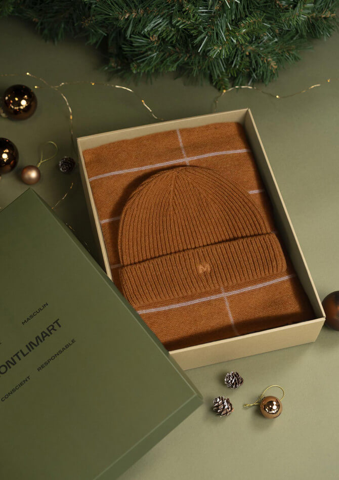 25ah-coffret-accessoires-echarpe-brit-bonnet-globe-made-in-france-laine-ocre