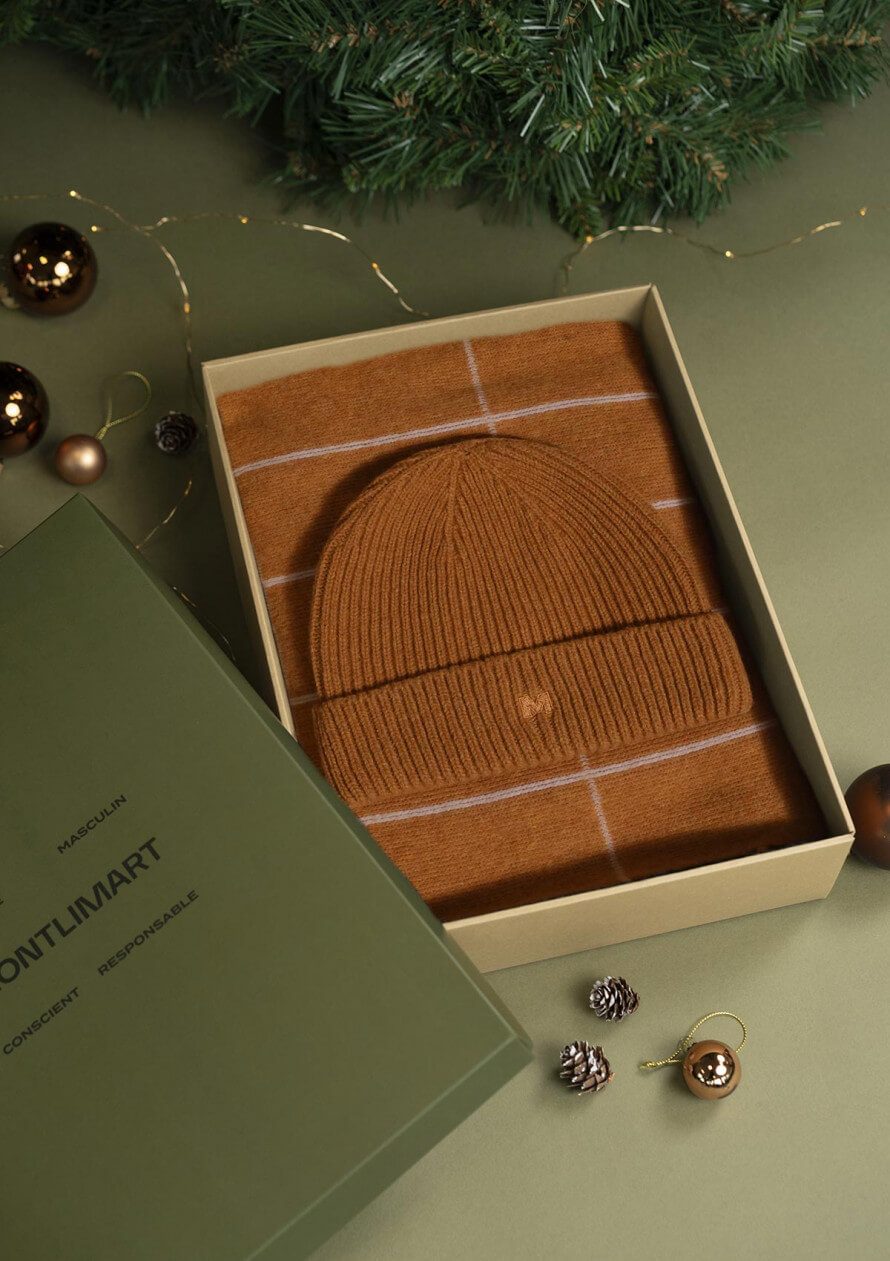 25ah-coffret-accessoires-echarpe-brit-bonnet-globe-made-in-france-laine-ocre