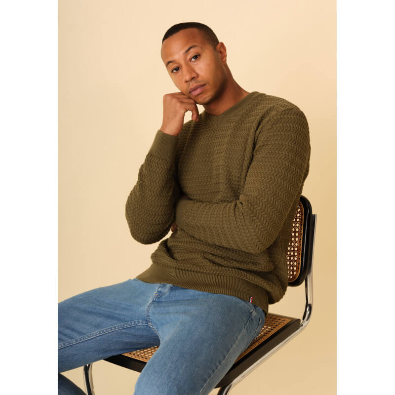 pull-homme-genereux-vert-made-in-france-collection-printemps-ete-2026-3