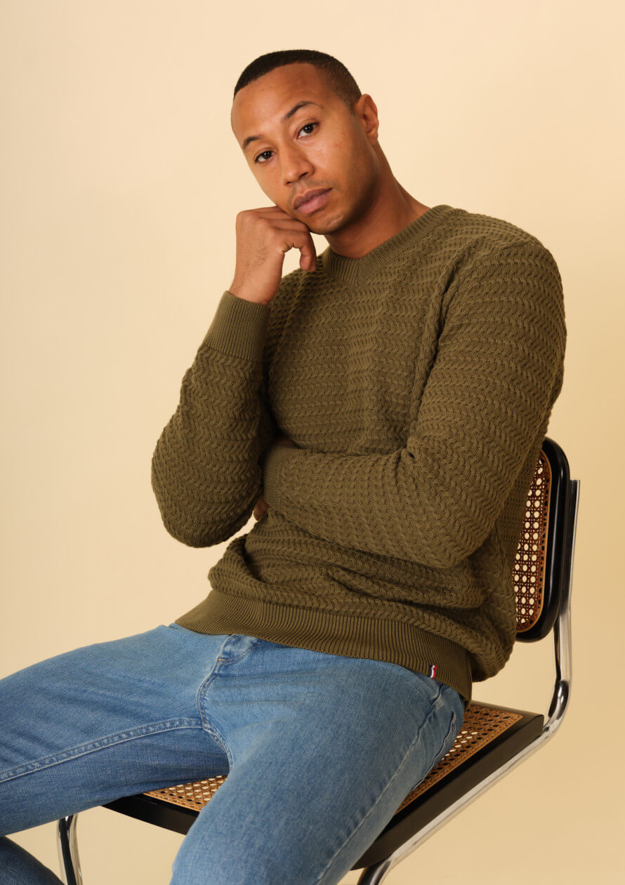 pull-homme-genereux-vert-made-in-france-collection-printemps-ete-2026-3