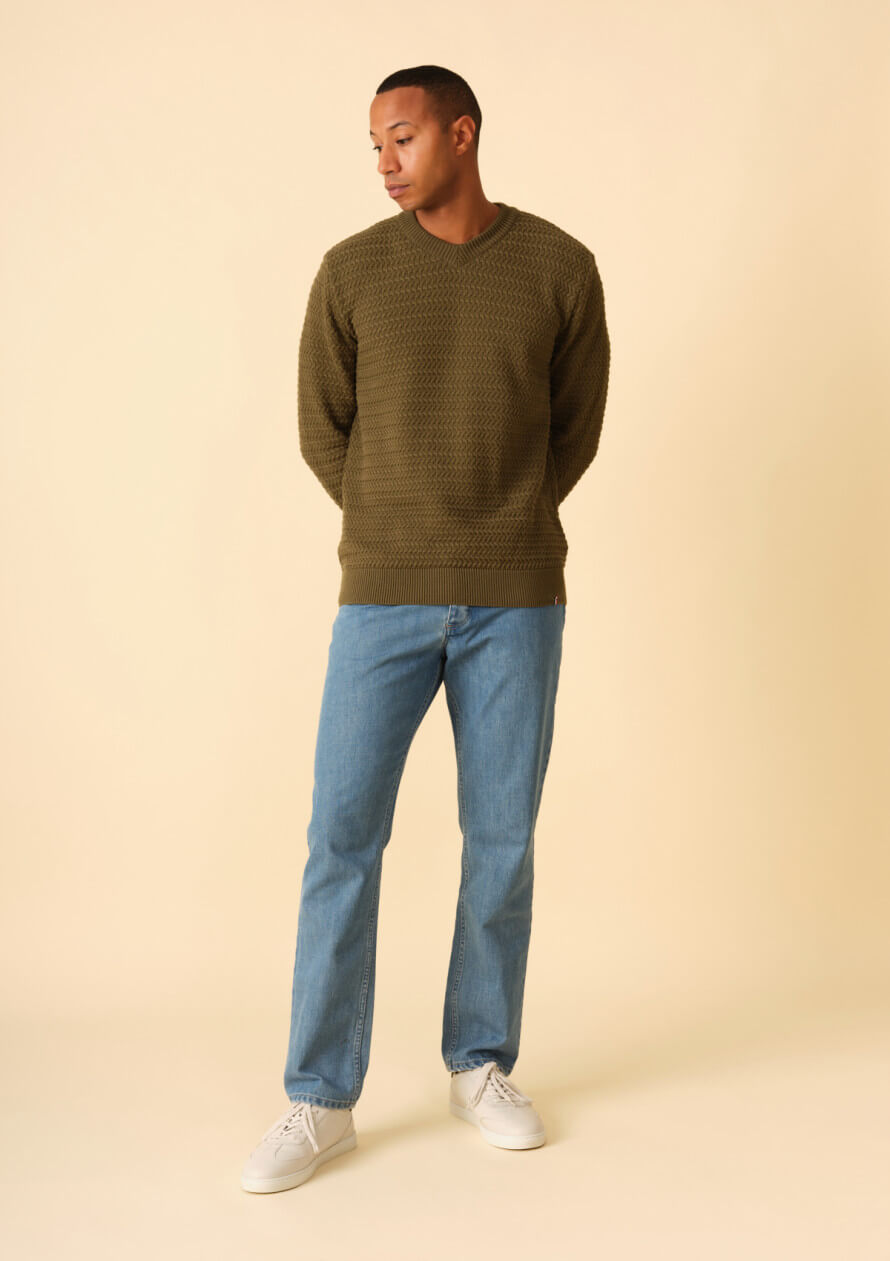 pull-homme-genereux-vert-made-in-france-collection-printemps-ete-2026-5