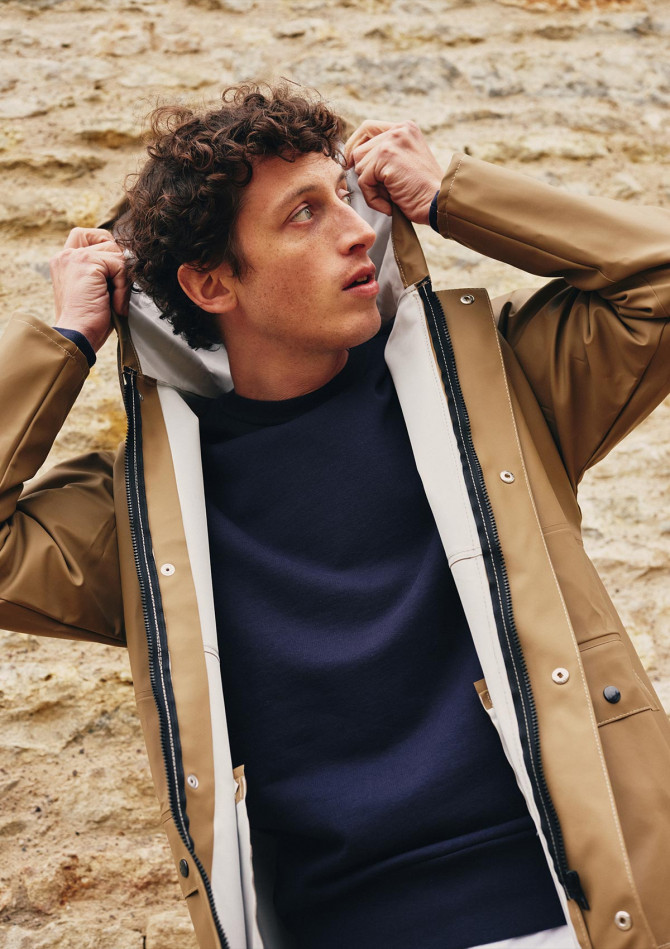 impermeable-homme-brume-camel-made-in-france-collection-printemps-ete-2026-1