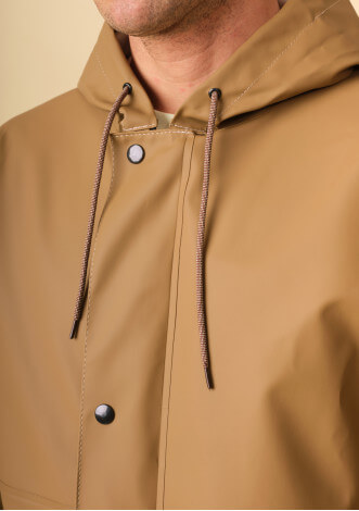 impermeable-homme-brume-camel-made-in-france-collection-printemps-ete-2026-4