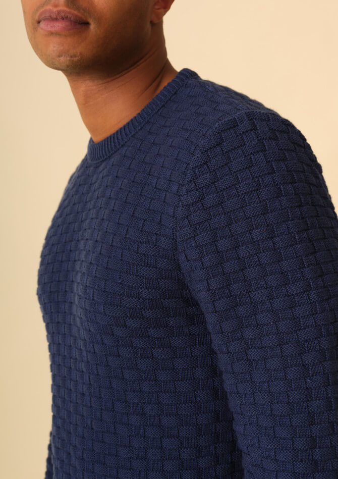 pull-homme-damier-bleu-fonce-made-in-france-collection-printemps-ete-2021-1