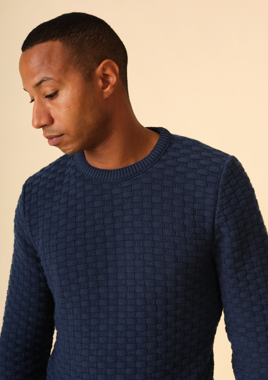 pull-homme-damier-bleu-fonce-made-in-france-collection-printemps-ete-2021-4
