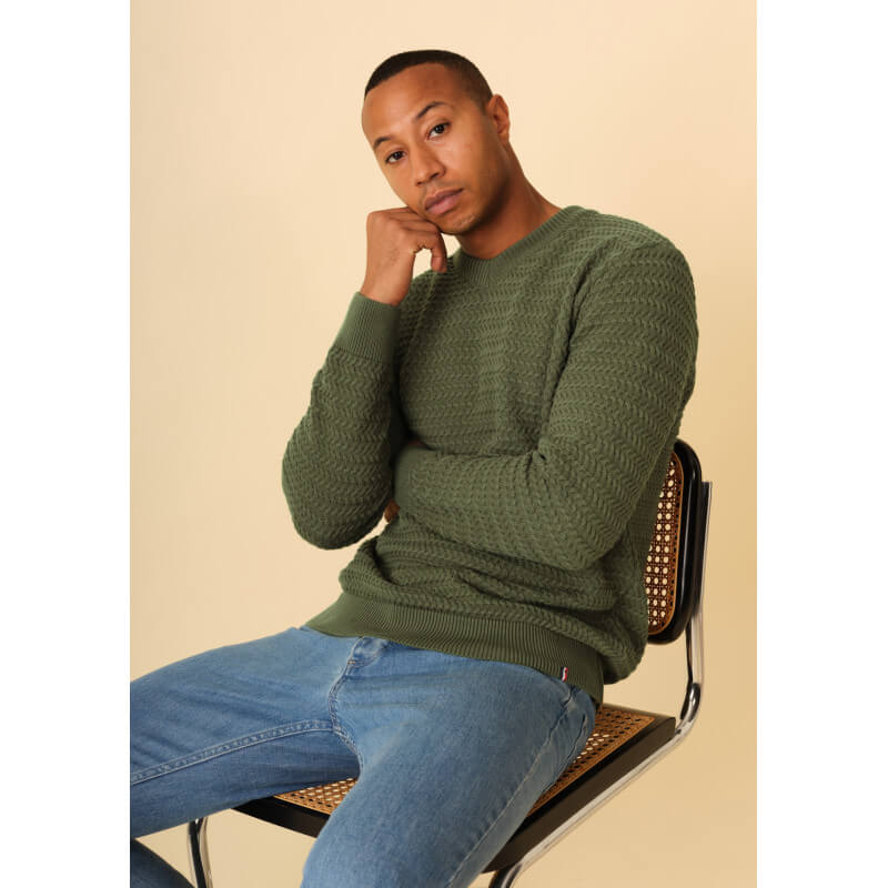 pull-homme-genereux-vert-made-in-france-collection-printemps-ete-2026-3
