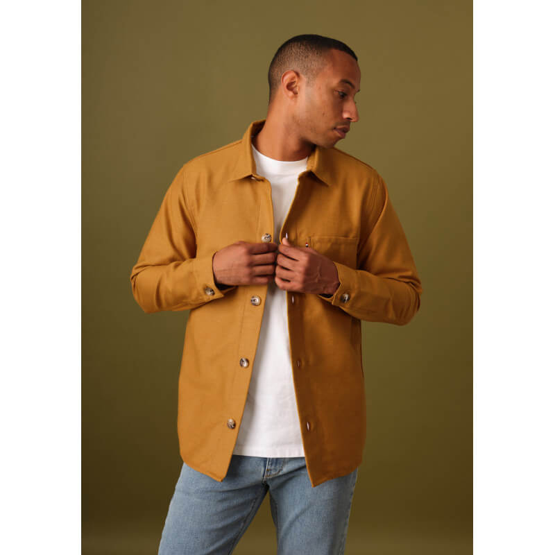 veste-homme-tradition-moutarde-made-in-france-collection-automne-hiver-2024-1