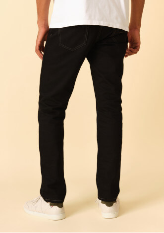 jean-homme-lucas-noir-made-in-france-collection-automne-hiver-2024-3