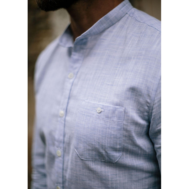 18pe-chemise-homme-bleu-ciel-en-lin-col-mao-montlilin-2 18pe-chemise-homme-bleu-ciel-en-lin-col-mao-montlilin-2