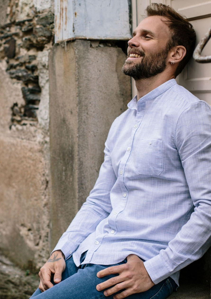 18pe-chemise-homme-bleu-ciel-en-lin-col-mao-montlilin-3