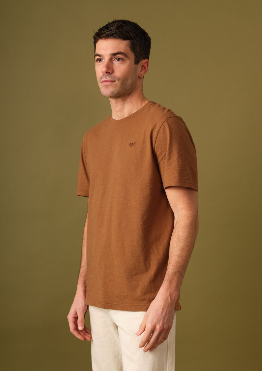 t-shirt-homme-prairie-camel-made-in-france-collection-printemps-ete-2026-1