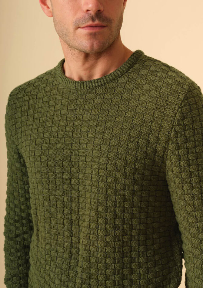 pull-homme-damier-sauge-made-in-france-colelction-automne-hiver-2023-1