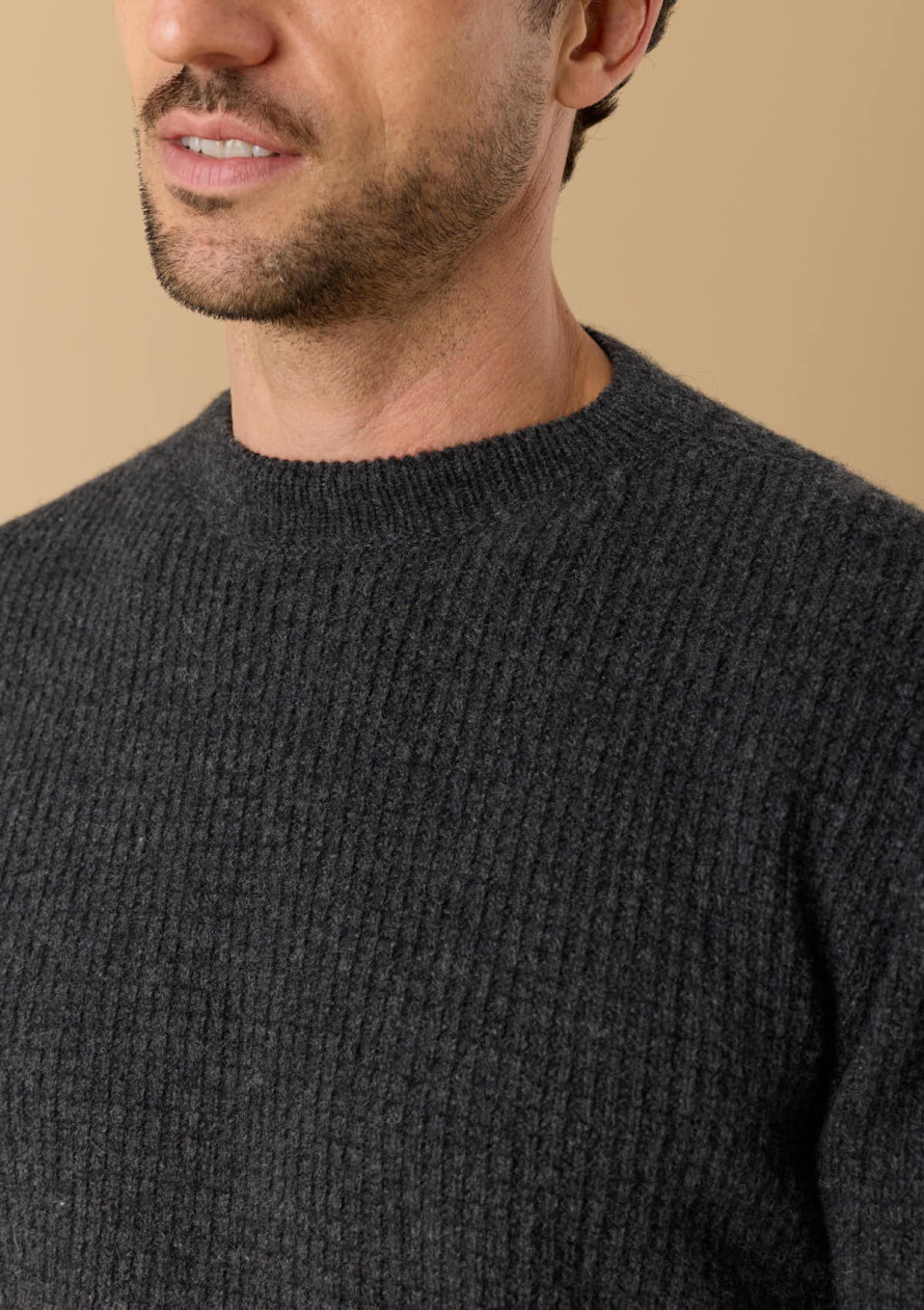 pull-homme-origine-anthracite-made-in-france-collection-automne-hiver-2026-3
