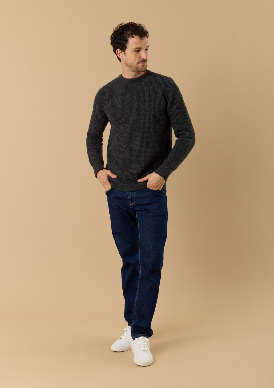 pull-homme-origine-anthracite-made-in-france-collection-automne-hiver-2026-4