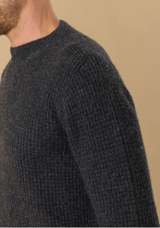 pull-homme-origine-anthracite-made-in-france-collection-automne-hiver-2026-5