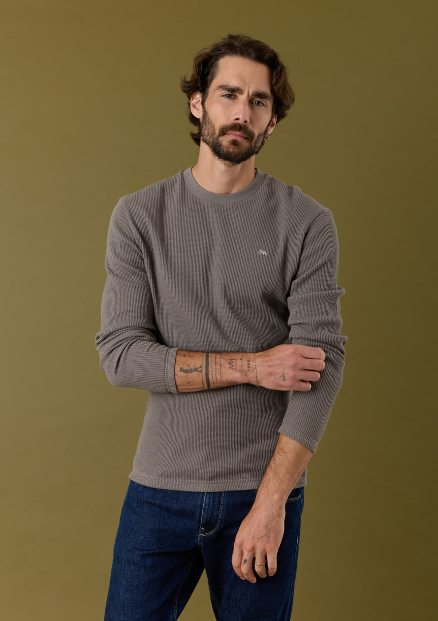 t-shirt-homme-symbole-gris-clair-coton-biologique-collection-automne-hiver-2026-2