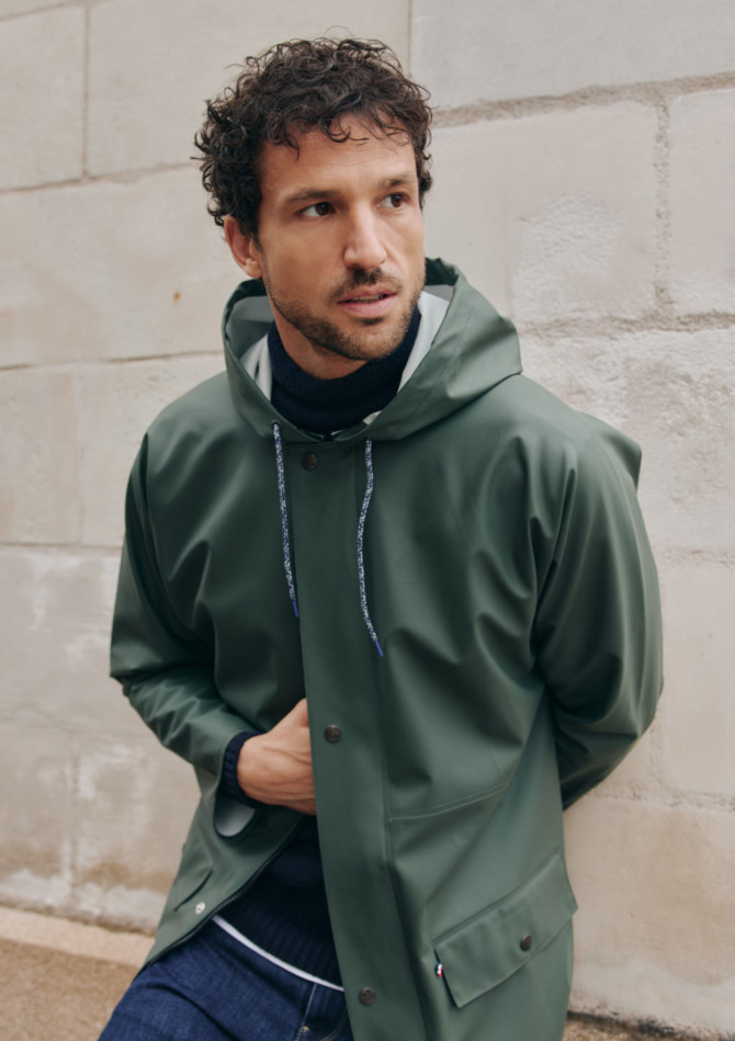 impermeable-homme-averse-kaki-made-in-france-collection-automne-hiver-2026-1