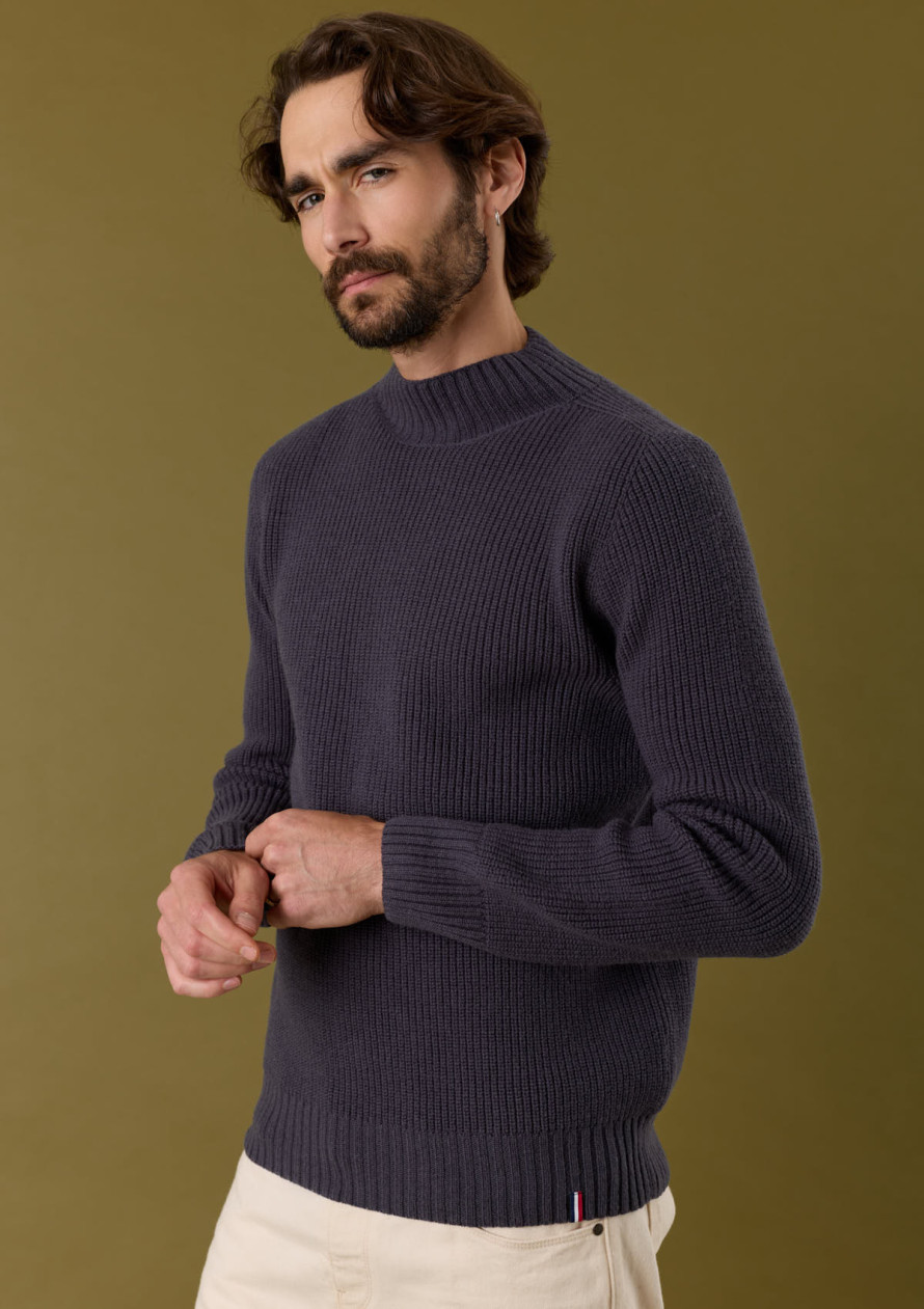pull-homme-saison-anthracite-made-in-france-collection-automne-hiver-2026-4