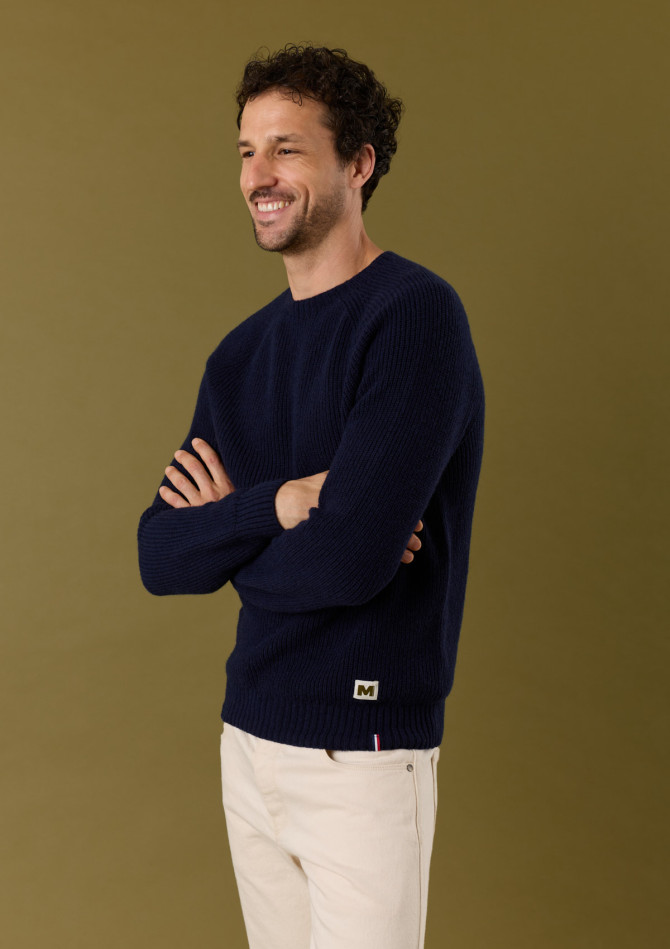 pull-homme-progres-bleu-marine-made-in-france-collection-automne-hiver-2026-1