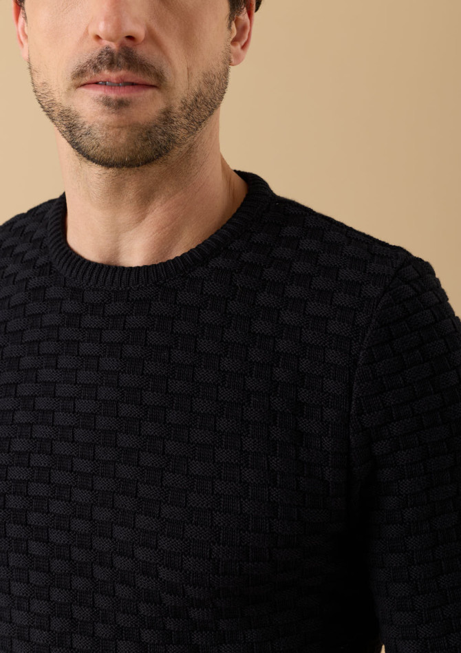 pull-homme-damier-noir-coton-biologique-collection-automne-hiver-2026-1